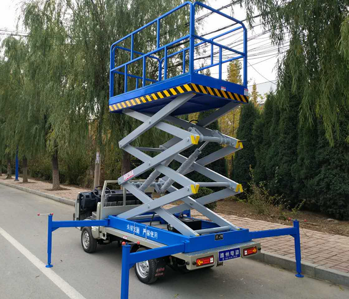 恒天圣岳車載式升降機(jī).jpg